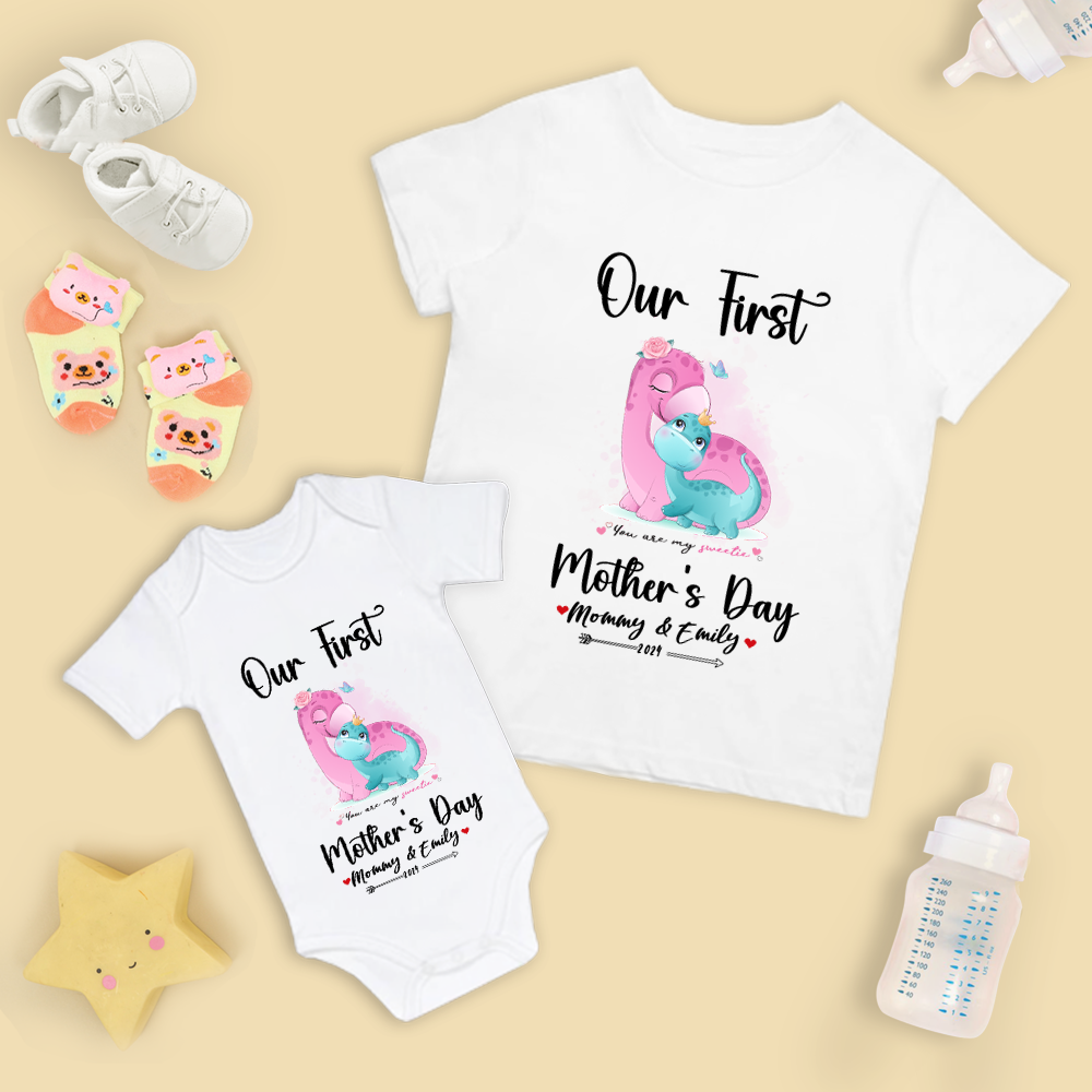 Onze eerste Moederdag moeder en baby set/bijpassend shirt, mama en baby cadeau, Mama Baby dinosaurussen, T-shirt bodysuit romper babygrow vest set, nieuwe moeder cadeau, Moederdag cadeau