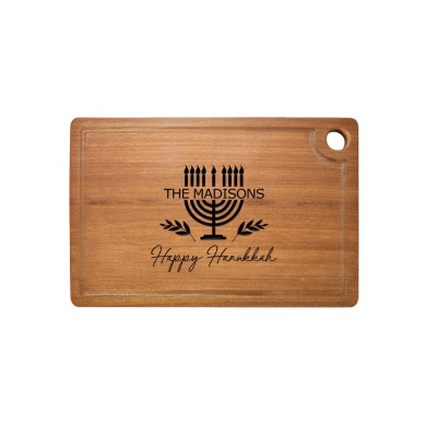 Planche à découper Menorah personnalisée avec nom, planche à découper en bois Happy Hanukkah, accessoire de cuisine, cadeau juif/de pendaison de crémaillère pour elle/maman/grand-mère/amis