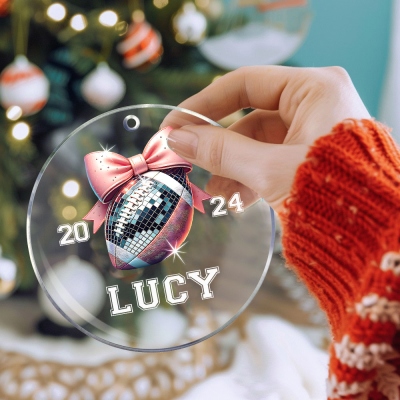 Nome personalizzato e anno Coquette Bow Disco Ball Sports Ornament, decorazione da appendere all'albero in acrilico, regalo di Natale per ragazze atlete