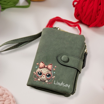 Personalized Name Cartoon Yarn Ball Tri-Fold Wallet, PU Leather Card Holder with Wrist Strap, Travel Accessory, Gift for Crochet Lovers/Mom/Grandma