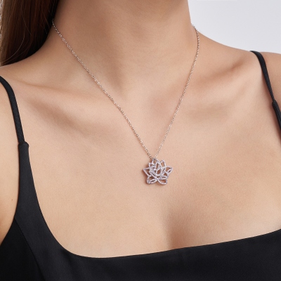 Personalized Birth Flower Necklace for Women – Custom Floral Pendant with Adjustable Chain, Meaningful Gift for Birthday, Anniversary, or Mother’s Day