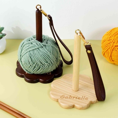 Custom Engraved Retro Yarn Spinner with Wristband, Portable Wooden Yarn Ball Holder, Travel Accessories, Gift for Crocheters/Knitters/Mom/Grandma