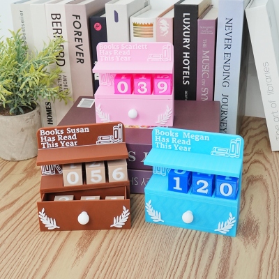 bookshelf decor