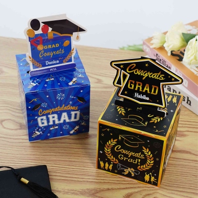 Personalized Name Graduation Cap Pattern Pull Out Money Holder Gift Box with 30PCS Transparent Bags, Graduation Party Favor, Gift for Graduates