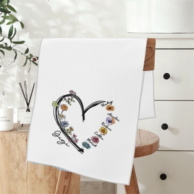 Personliga namn och födelseblommor Hjärtdesign handduk, 100 % bomullshandduk, hushållsföremål, mors dag/födelsedag/julpresent till mamma/mormor/henne