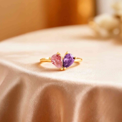 bague en forme de cœur avec pierre de naissance