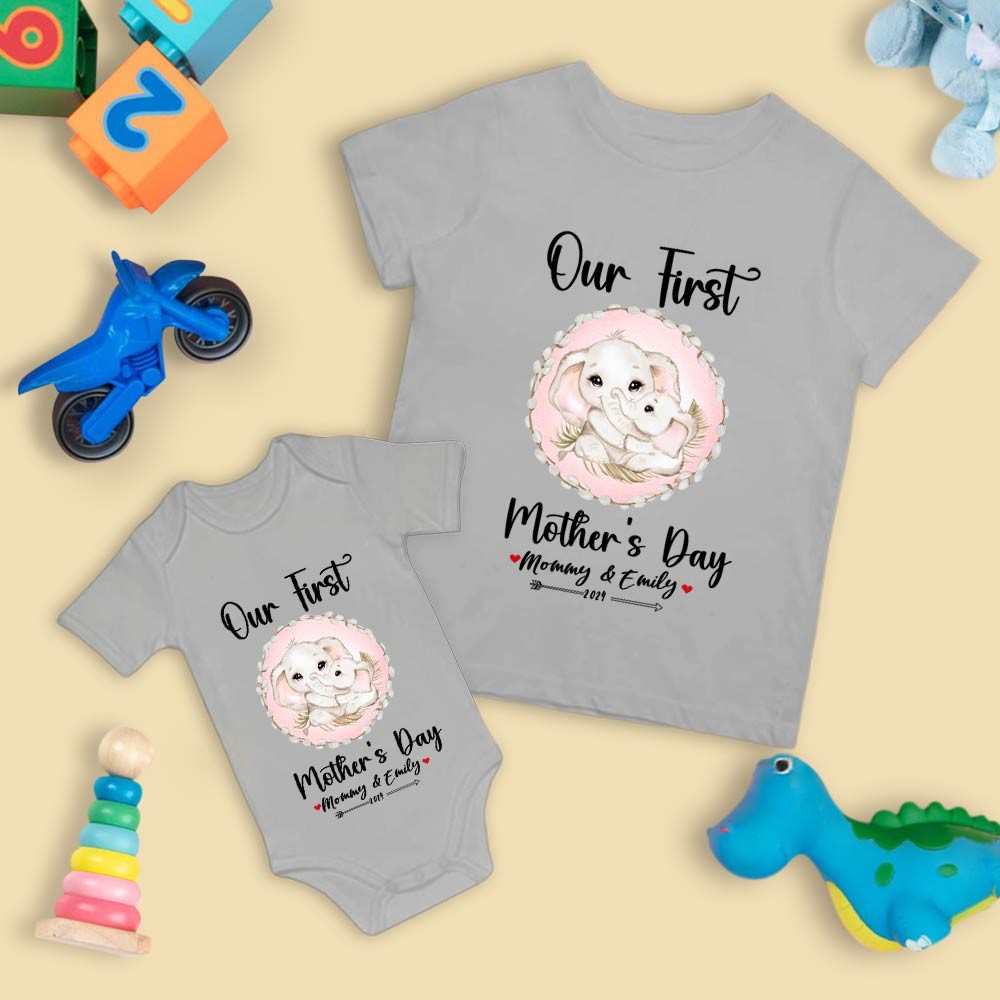 Unser erstes Muttertags-Mutter- und Baby-Set/passendes Hemd, Mama- und Baby-Geschenk, Mama-Baby-Elefanten, T-Shirt-Body, Strampler, Babygrow-Weste-Set, Geschenk für neue Mutter, Muttertagsgeschenk