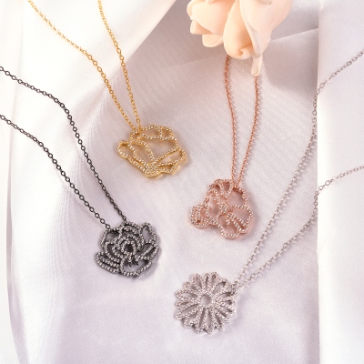 Personalized Birth Flower Necklace for Women – Custom Floral Pendant with Adjustable Chain, Meaningful Gift for Birthday, Anniversary, or Mother’s Day