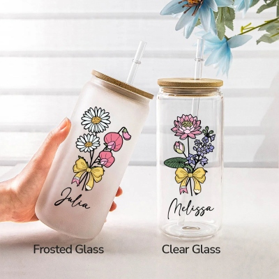 Gobelet personnalisé avec nom, fleur de naissance, crayon, nœud, verre givré/transparent avec couvercle en bambou et paille, cadeau pour la fête des enseignants/la rentrée scolaire pour les enseignants