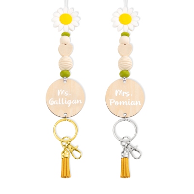 Custom Daisy Spring Boho Lanyard avec porte-clés rétractable, longe perlée en bois personnalisée avec pompon, cadeau d’appréciation pour enseignant/infirmière