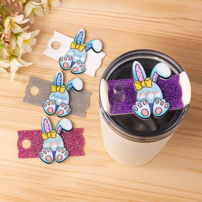 Plaque signalétique personnalisée pour gobelet de lapin de Pâques, nom personnalisé en acrylique 30 oz/40 oz, couvercle de gobelet à paillettes, accessoire pour gobelet, cadeau de Pâques pour enfants/famille