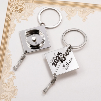 Personalized Name Bachelor Cap Keychain, Class of 2025 Graduation Keyring, Bag Accessory, Graduation Gift for Family/Friends/Students/Classmates