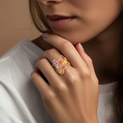 Personalized Birth Flower Honeybee Honeycomb Ring, Custom Name Ring with Birth Flower and Bee Design, Unique Gift for Her, Gift For Grandma