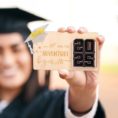 Personalized Name Graduation Money & Gift Card Holder, Custom Class of 2025 Graduation Cap Wood Card Box with Quote, Gift for Graduates/Students