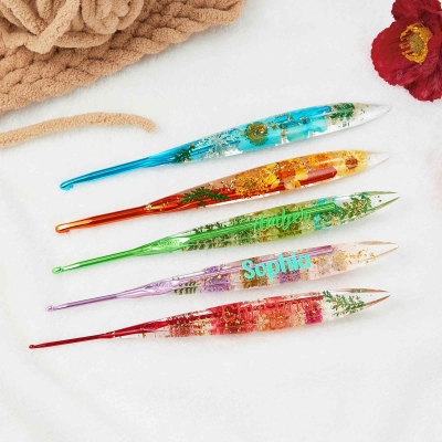 Personalized Multicolor Dried Flower Resin Crochet Hook with Name, Ergonomic Sewing Tool, Birthday/Mother's Day Gift for Mom/Grandma/Crochet Lovers