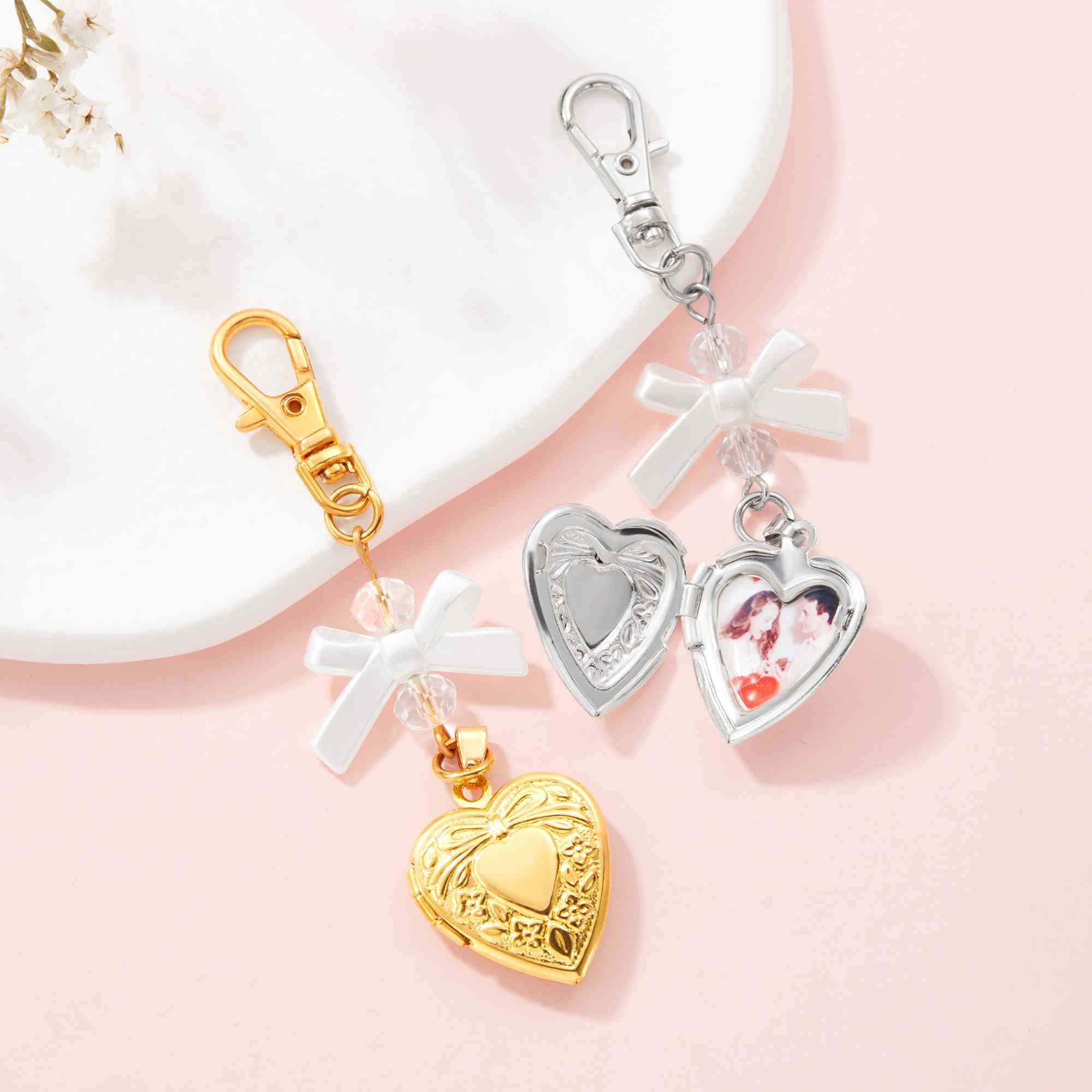 Personalized Photo Heart Locket Keychain with Coquette Bow, Bag Charm Backpack Accessory, Birthday/Anniversary/Valentine's Day Gift for Mom/Her/Couple