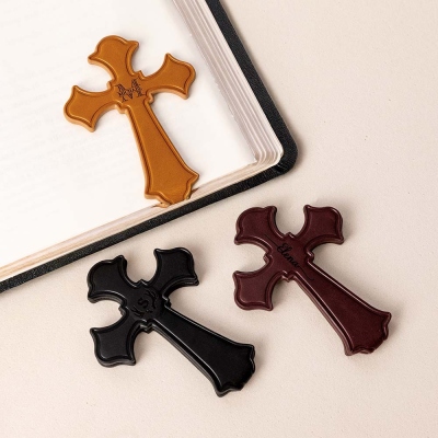 Personalized Name Leather Magnetic Cross Bookmark, Custom Monogrammed Faith Bookmark, Book Accessory, Christian Gift for Book Lovers/Readers/Bookworms