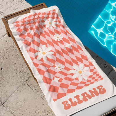 Custom Name Groovy Daisy Checkered Beach Towel, Quick Dry Microfiber Retro 70's Pool Towel, Summer Vacation/Beach Party Favor, Gift for Her/Mom/Women