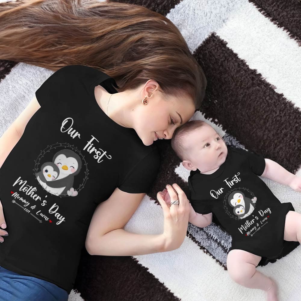 Onze eerste Moederdag moeder en baby set/matching shirt, mama en baby cadeau, Mama baby pinguïns, T-shirt bodysuit romper babygrow vest set, nieuwe moeder cadeau, Moederdag cadeau