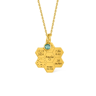 Collier en nid d'abeille avec statistiques de naissance de bébé gravées sur mesure avec pierre de naissance, annonce de naissance de nouveau-né, cadeau de baby shower, cadeau de fête des mères pour une nouvelle maman