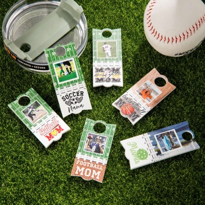 Topper per bicchiere personalizzato, set di 2, targhetta per tazza con foto personalizzata, topper per bicchiere da calcio, baseball, regalo per mamma/famiglia/amici sportivi