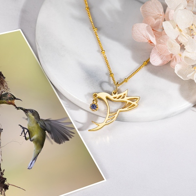Personalisierte Geburtsstein-Kolibri-Halskette, Sterlingsilber 925-Vogelschmuck mit Perlenkugelkette, Geburtstags-/Weihnachts-/Muttertagsgeschenk für Frauen