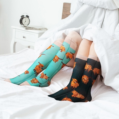 Kreative Highland-Kuh-Socken, bequeme und weiche Stoff-Medium/Long-Socken, schottische Kuh-Geschenke, Unisex-Socken, Geschenke für Highland-Kuh-Liebhaber