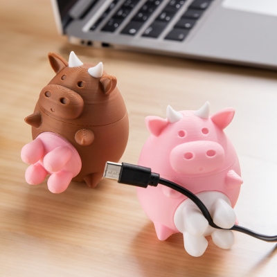 3D Printed Cow Cable Holder, Kawaii Cable Organizer, Desktop Storage/Decoration, Funny Accessories, Gifts for Best Friend/Family