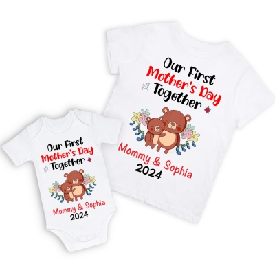 Onze eerste moederdag mama en baby set, op maat gemaakte dieren/patroon babypak&mama T-shirt, gepersonaliseerde T-shirt & babyromper, nieuw mama cadeau