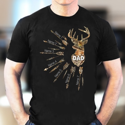 Personalisiertes Hirschjagd-Papa-Shirt, Personalisiertes Vatertags-Shirt mit Kindernamen, Jagdsaison-Souvenir, Vatertagsgeschenk für Papa/Opa/Männer