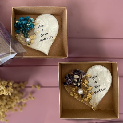 Custom Heart Epoxy Magnets with Dry Flowers Set of 5, Wedding Party Favors for Guests, Fridge Decors, Wedding Gifts for Bridesmaids/Friends/Family