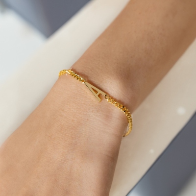 Bracelet initial personnalisé, breloque lettre en argent sterling 925 avec chaîne gourmette, bijoux minimalistes, cadeau de fête des mères/anniversaire/Noël pour maman/elle