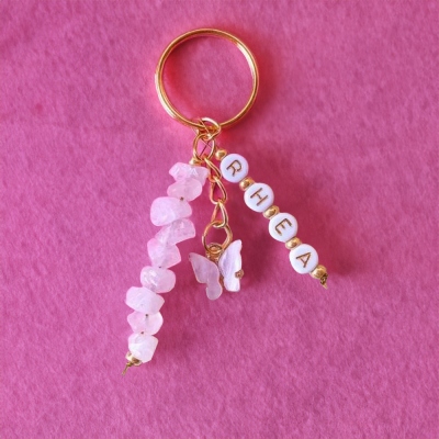 Porte-clés personnalisé en perles de papillon de 1 à 8 lettres, porte-clés en quartz rose avec nom personnalisé, cadeau d'anniversaire/de Noël pour petite amie/fille/sœur