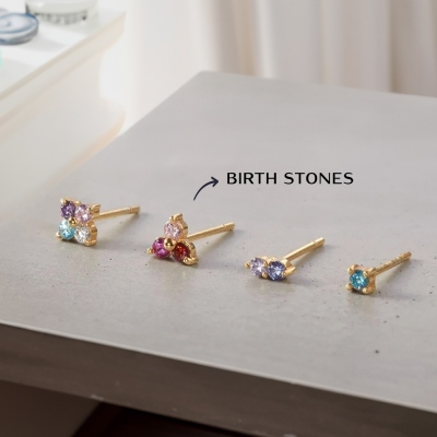 Boucles d'oreilles à tige personnalisées avec 1 à 4 pierres de naissance, bijoux délicats avec pierres de naissance pour la famille, cadeau d'anniversaire/Noël/anniversaire pour maman/grand-mère/elle