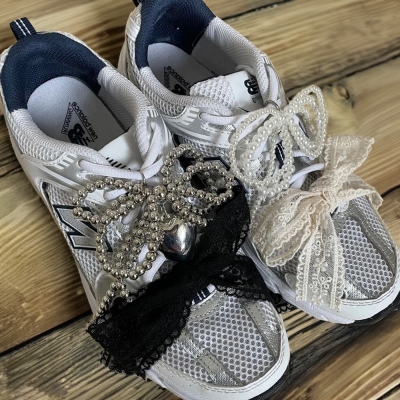 (Set med 2 st)Handgjorda Retro Pearl Bow Ribbon Skoberlock, DIY skospetsdekor för sneakers, födelsedags-/julpresent till dotter/bäst/flicka