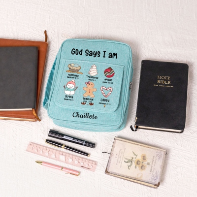 Gepersonaliseerde God Says I Am Loved Bijbel opbergtas, gepersonaliseerde kerktas, Bijbel beschermhoes met penhouder en ritsvak, kerstcadeau voor vrouwen