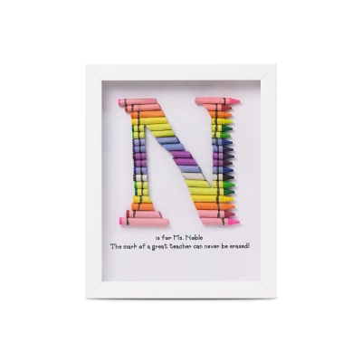 Personligt Rainbow Crayon Letter med ramgåva till lärare