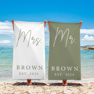 (Set of 2) Personalized Honeymoon Couple Beach Towels, Custom Mr. Mrs. Bath Towels, Bachelorette Party Favor, Engagement/Wedding Gift for Newlyweds