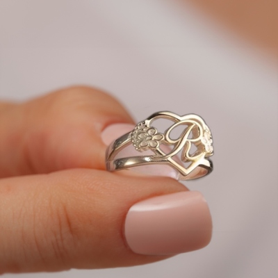 Personalized Floral Heart Ring with Initial, Custom Letter Ring, Minimalist Jewelry, Wedding/Anniversary/Valentine's Day Gift for Bridesmaids/Wife/Her