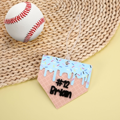 Personligt namn och nummer med droppande glass i baseboll/softboll-berlock, rolig sporthängande ornament, present till baseboll- och softbollspelare/fans