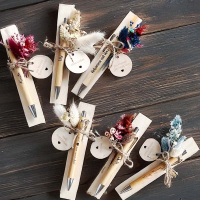 Personalized Engraved Name Ballpoint Pen with Dried Flowers & Tag, Graduation Party Favor, Graduation/Birthday Gifts for Students/Teachers/Friends