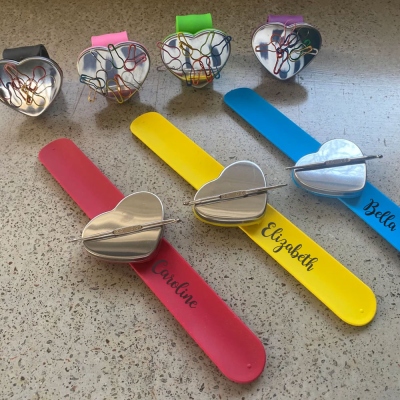 Personalized Name Heart Magnetic Slap Bracelet for Sewing, Needle/Pins Holder Bracelet, Sewing Accessory, Craft Tool Gift for Quilters/Sewers/Her