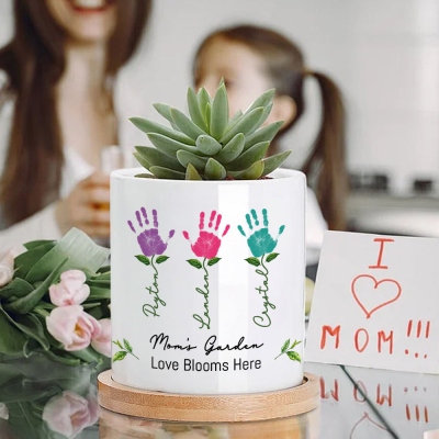 Custom Names Children's Handprints Mom's Garden Plant Pot, Ceramic Planter with Drainage & Bamboo Tray, Birthday/Mother's Day Gift for Her/Mom/Grandma