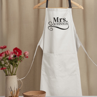 Personalized Name Mr & Mrs Couple's Apron, Waterproof Apron with Adjustable Neck Strap & Pocket, Anniversary/Wedding Gift for Couples/Newlyweds
