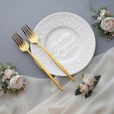 Personalized Wedding Cake Plate and Forks Set: Engraved Mr & Mrs Dessert Cutlery