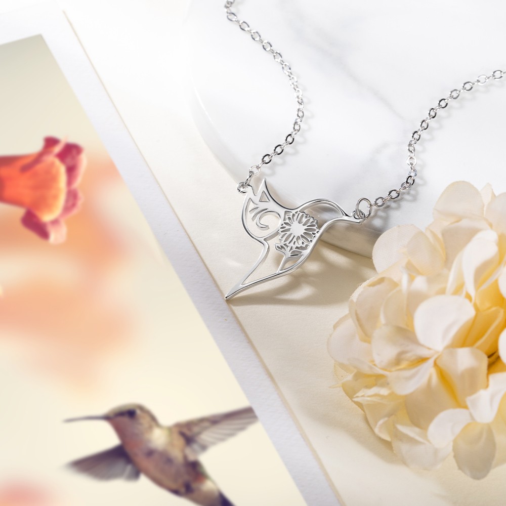 Custom Birth Flower Hummingbird Necklace, Hummingbird Jewelry, Bird Pendant Necklace, Women's Jewelry, Gift for Her, Valentine's Day/Birthday Gift
