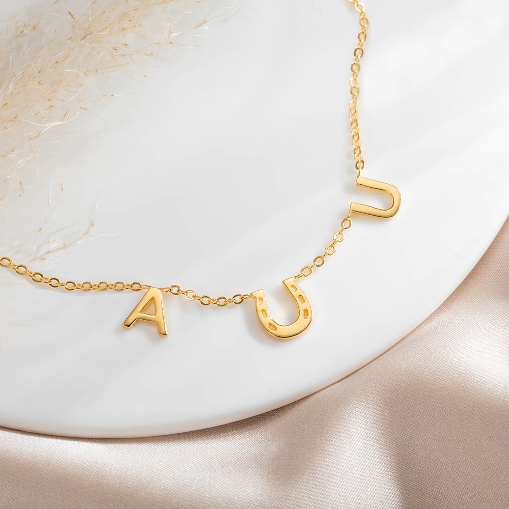 Personalisierte Hufeisen-Halskette mit zwei Initialen, Glücksbringer-Halskette, Geburtstags-/Hochzeits-/Jahrestagsgeschenk für Pferdeliebhaber/Braut/Mutter/beste Freundin