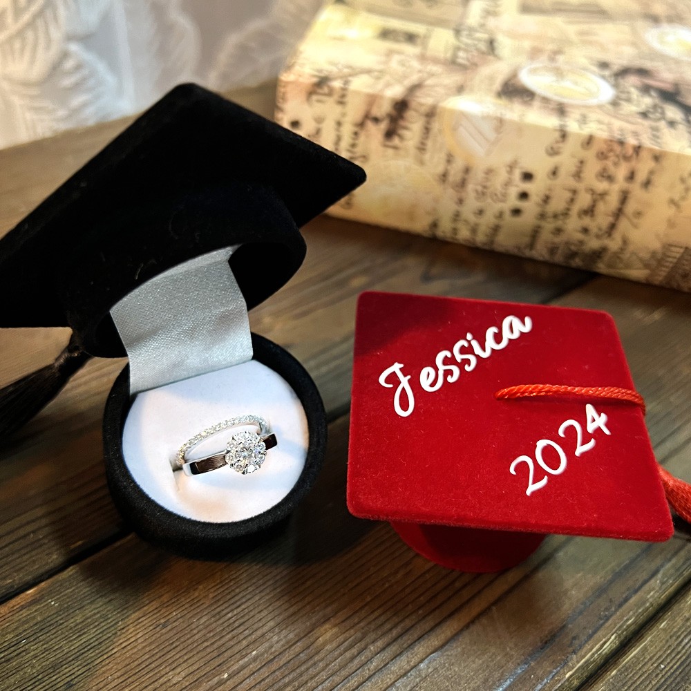 Scatola porta anelli personalizzata per laurea, battesimo, matrimonio, scatola regalo personalizzata per gioielli per lei, fidanzamento, proposta di berretto scolastico, custodia in velluto per ragazze e università
