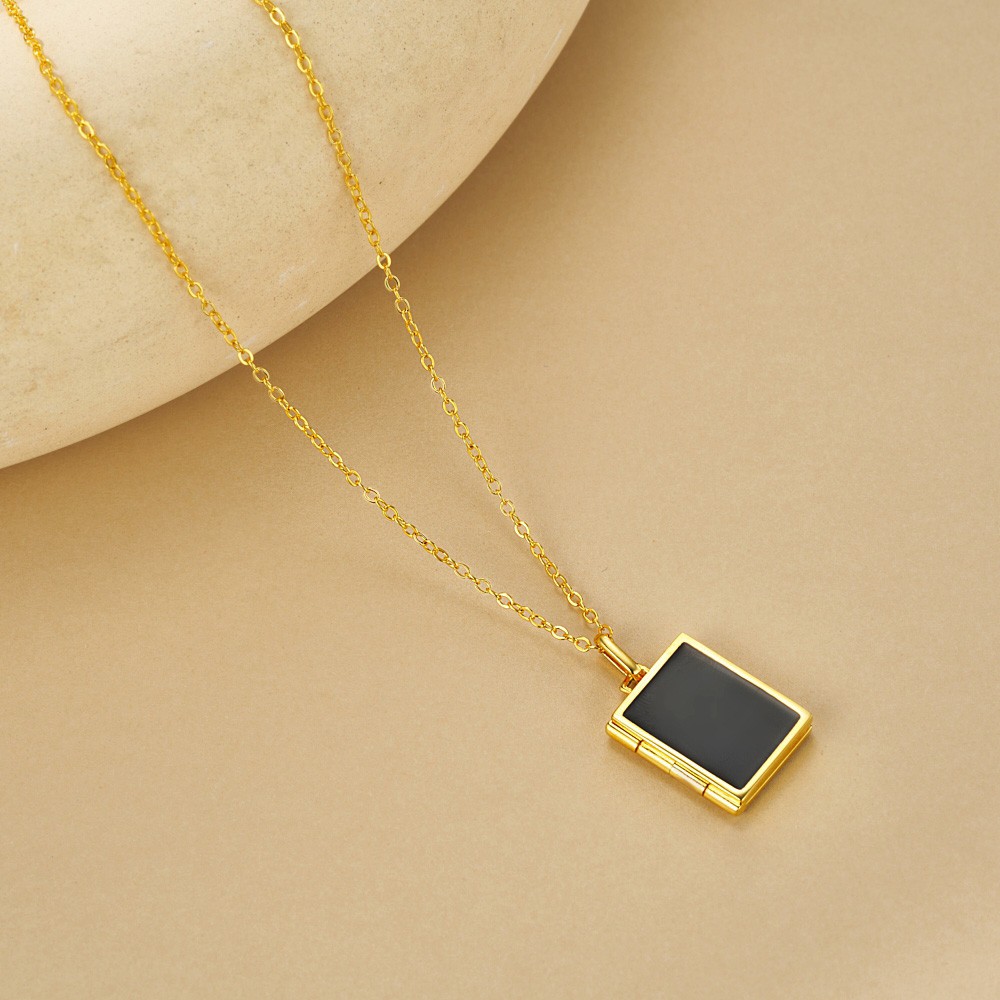 collier médaillon