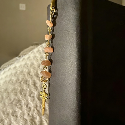 Personalized Crystal Hook Fantasy Bookmark, Metal Bookmark Clip with Charm, Reading Accessory, Birthday Gift for Readers/Book Lovers